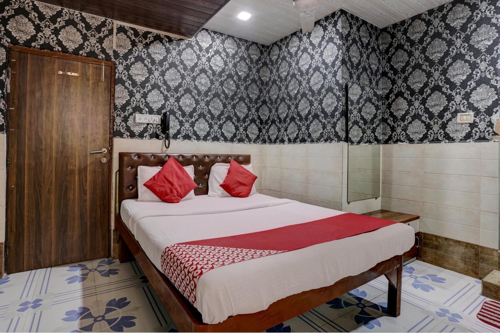 Hotel O Sapna Residency Mumbai Exterior photo